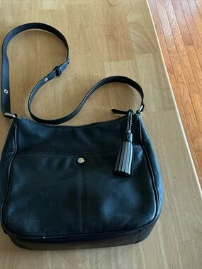 Black Leather Crossbody Bag with Tasse women’s